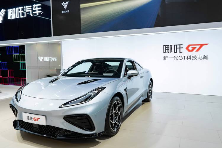 佛山顺德区超磊汇企业管理咨询哪吒汽车在智能汽车领域的表现，领途汽车在新能源汽车市场中的影响力